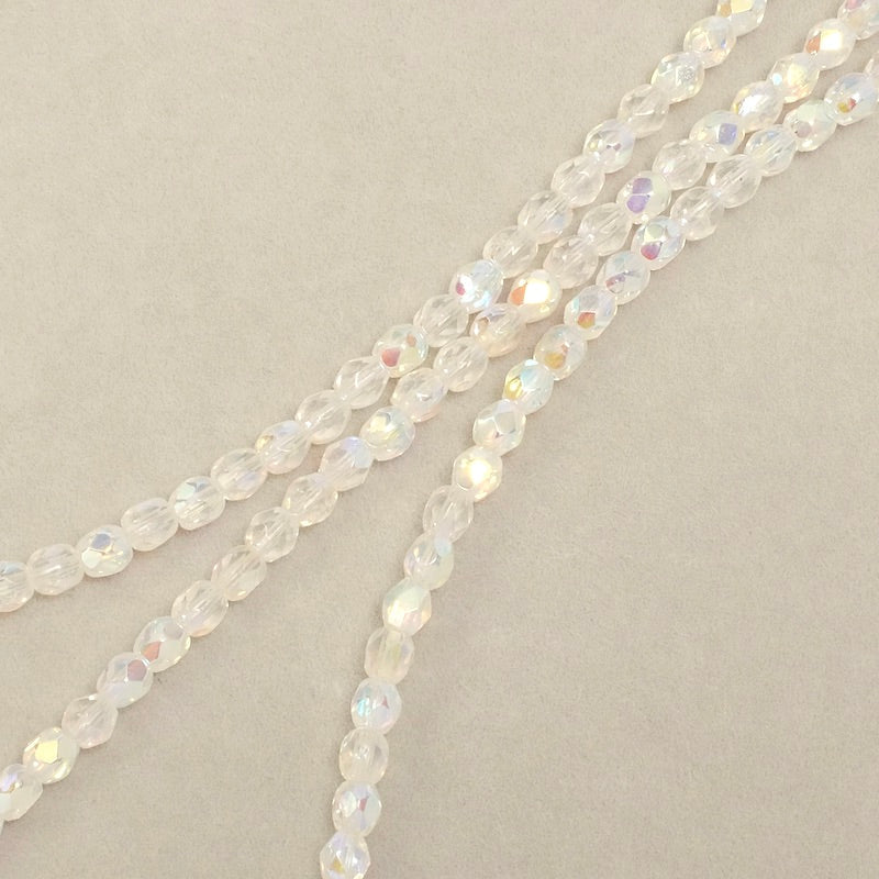 Fil de perles de Bohème rondes facettées irisé AB transparent 4mm