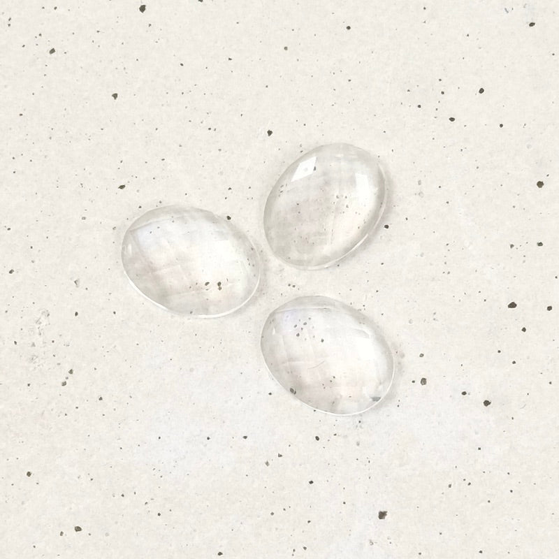 Cabochon pierre naturelle Ovale facetté 6 x 8mm Quartz cristal