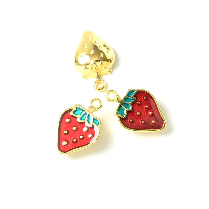 Pendentif fraise émaillée en Zamak doré Or 24K