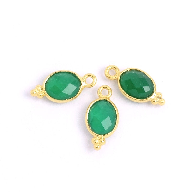 Pendentif serti bohème ovale Onyx vert en laiton Doré à l'or fin 24K