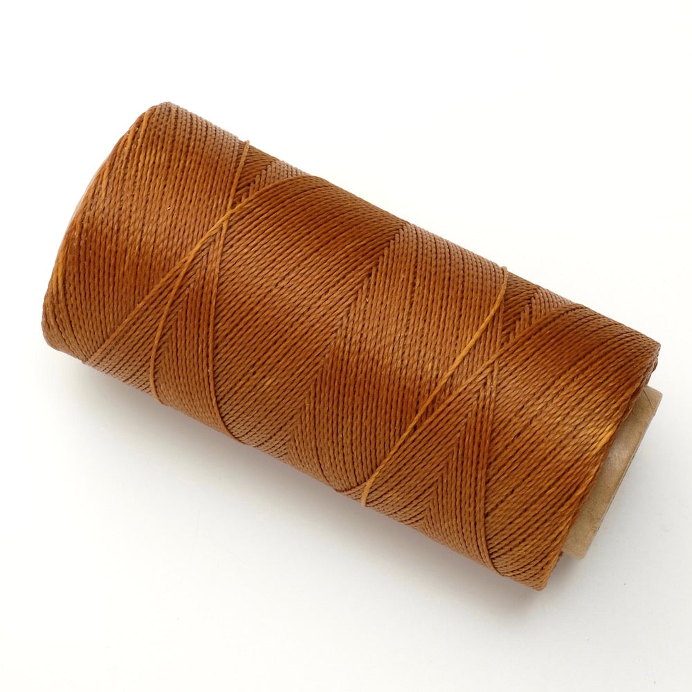 Bobine de fil ciré Linhasita 0,5mm pour micro macramé - Caramel clair