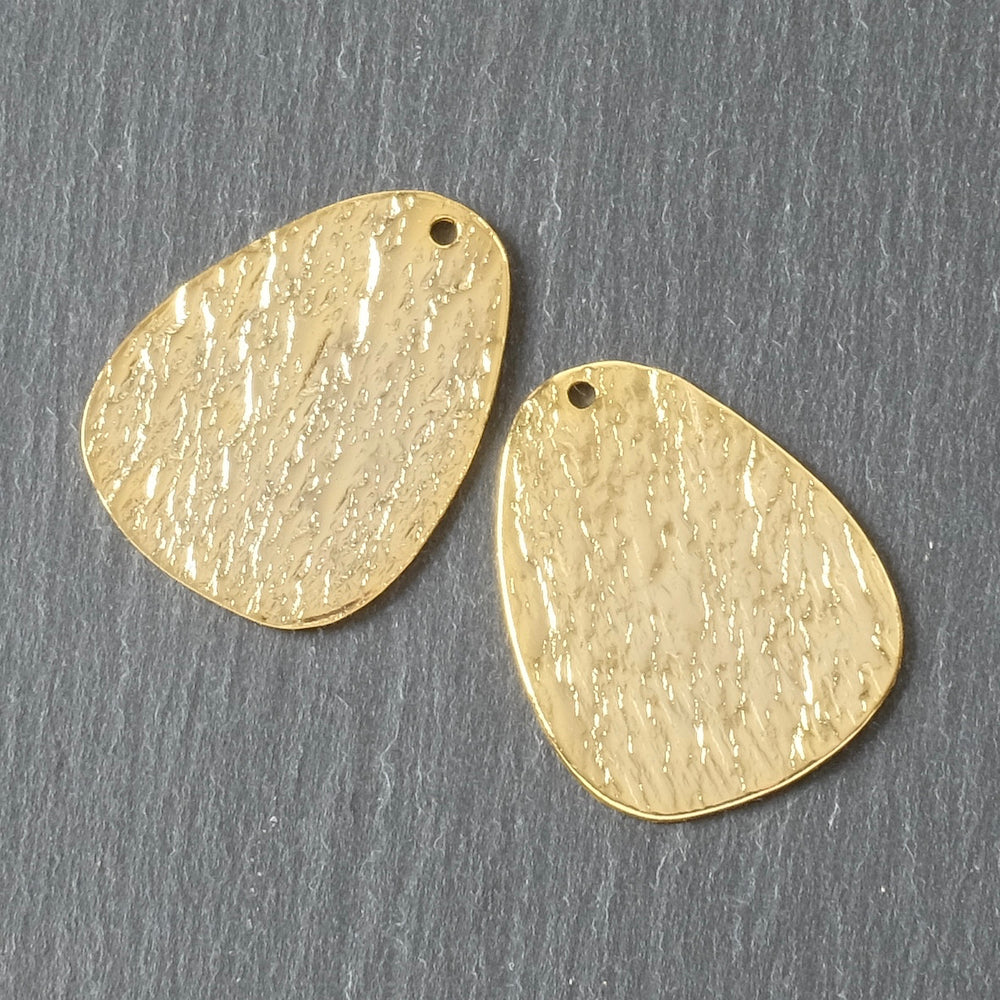 2 Pendentifs Galets texture Ardoise en laiton doré à l&#39;or fin 24K